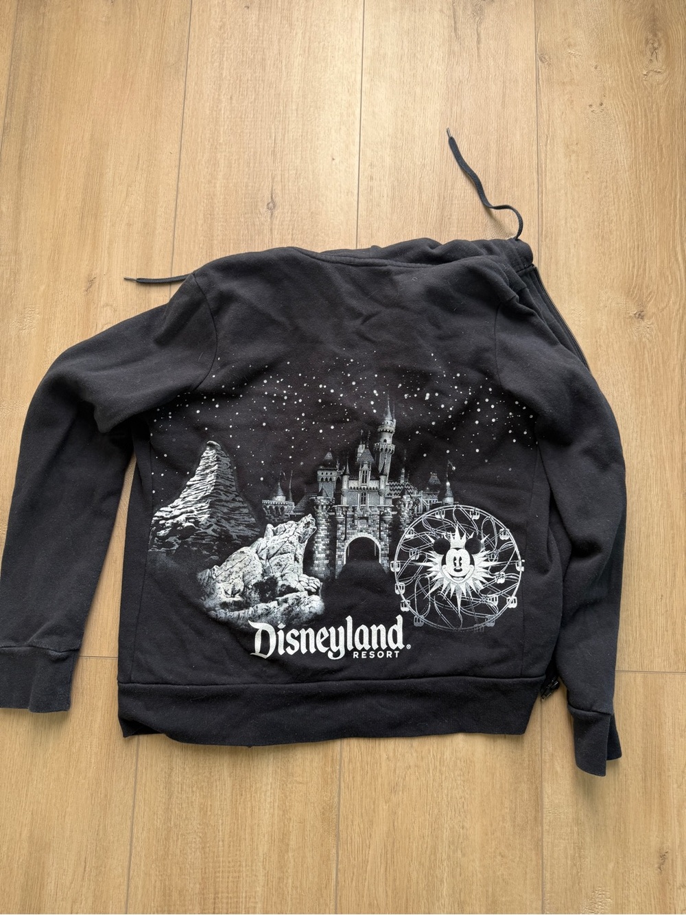 Disney Disneyland Resort Black Crewneck Sweatshirt with White Park Graphic